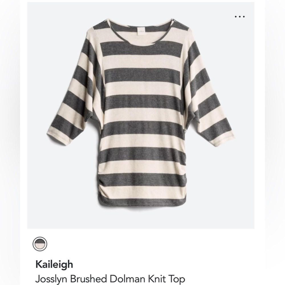 EUC Knit Top By Kaileigh Size S with fitted sides and quarter length sleeve Gray